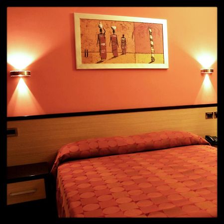 Hotel Cristina Rocca San Giovanni Buitenkant foto