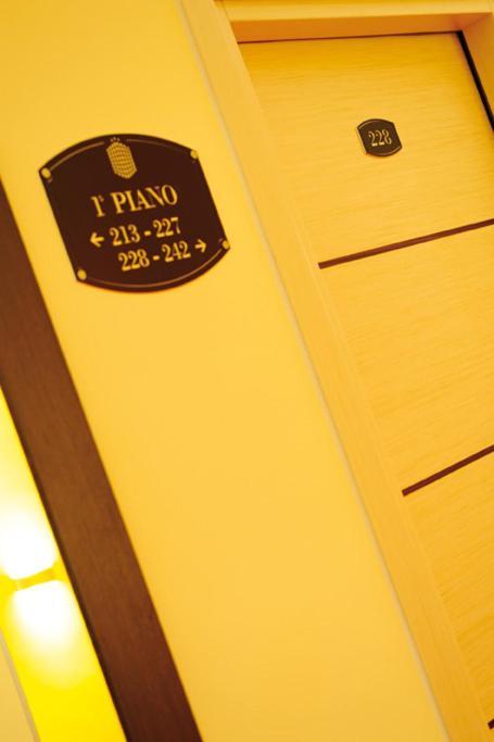 Hotel Cristina Rocca San Giovanni Buitenkant foto