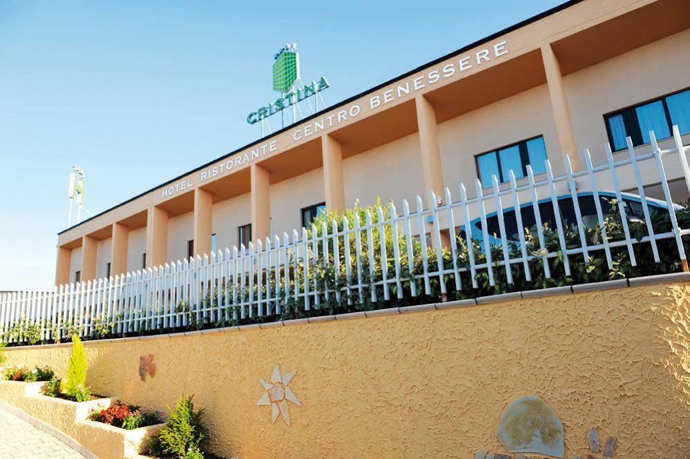 Hotel Cristina Rocca San Giovanni Buitenkant foto